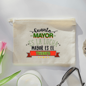 Estuche de color beige con estampado Lucha y Triunfo