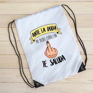 mochila de cuerdas con estampado de dedo corazón