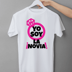camiseta blanca con letras yo soy la novia - diseño anillo
